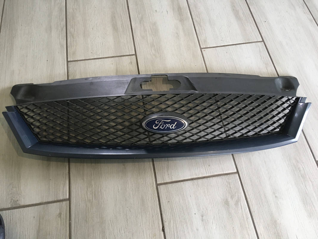 Решётка радиатора Ford Mondeo Mk3 2000-2007 1S7X-8A100-AH
Решётка радиатора Ford Mondeo Mk3 2000-2007 1S7X-8A100-AH