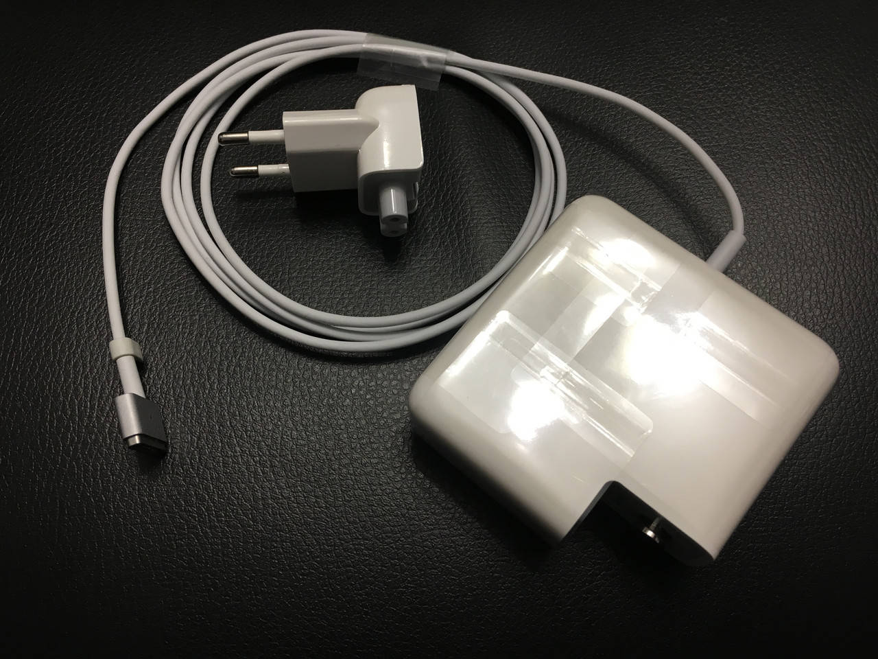 Зарядка,Блок питания для ноутбука Apple Macbook Pro 15" Retina 85W 20V 4.25A T-style MagSafe2
Зарядка,Блок питания для ноутбука Apple Macbook Pro 15" Retina 85W 20V 4.25A T-style MagSafe2