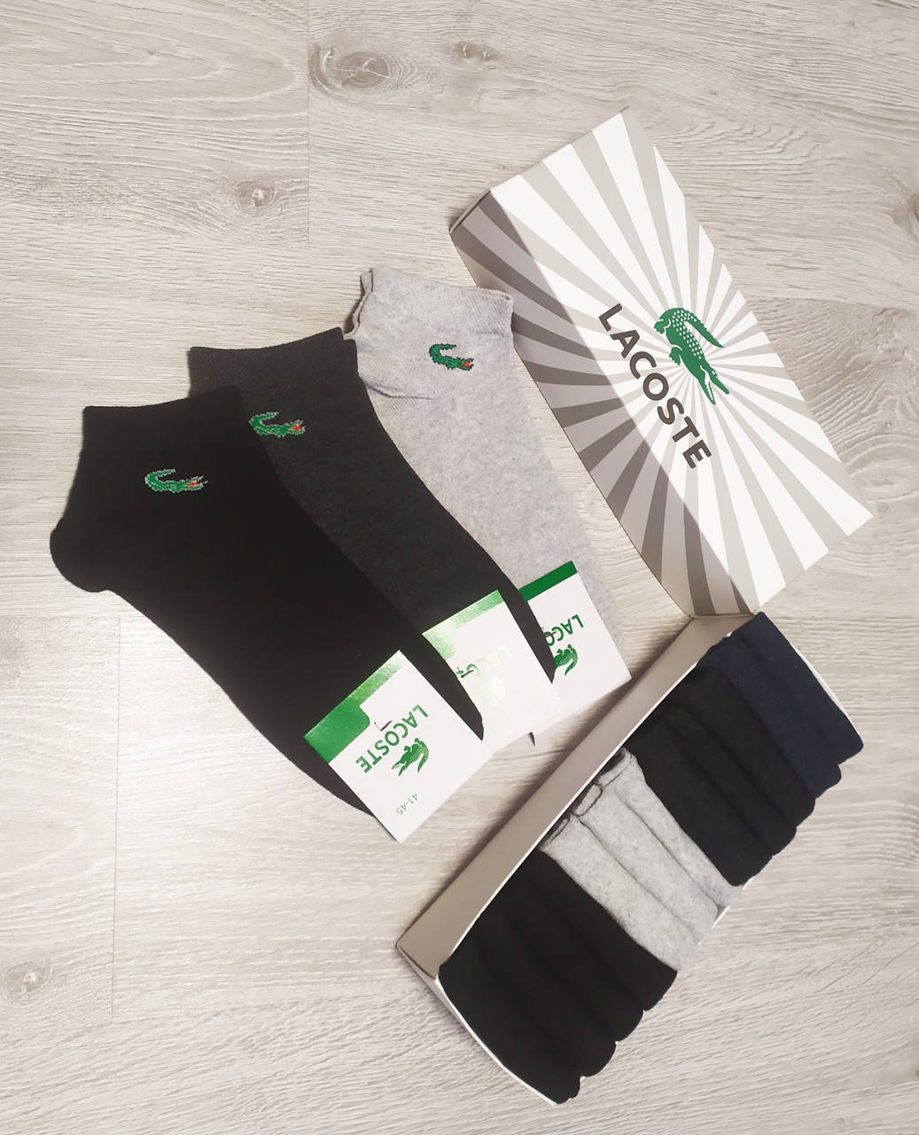 Набор мужских носков Lacoste - 12 пар в подарочной коробке в фирменной упаковке лакоста / носки
Набор мужских носков Lacoste - 12 пар в подарочной коробке в фирменной упаковке лакоста / носки