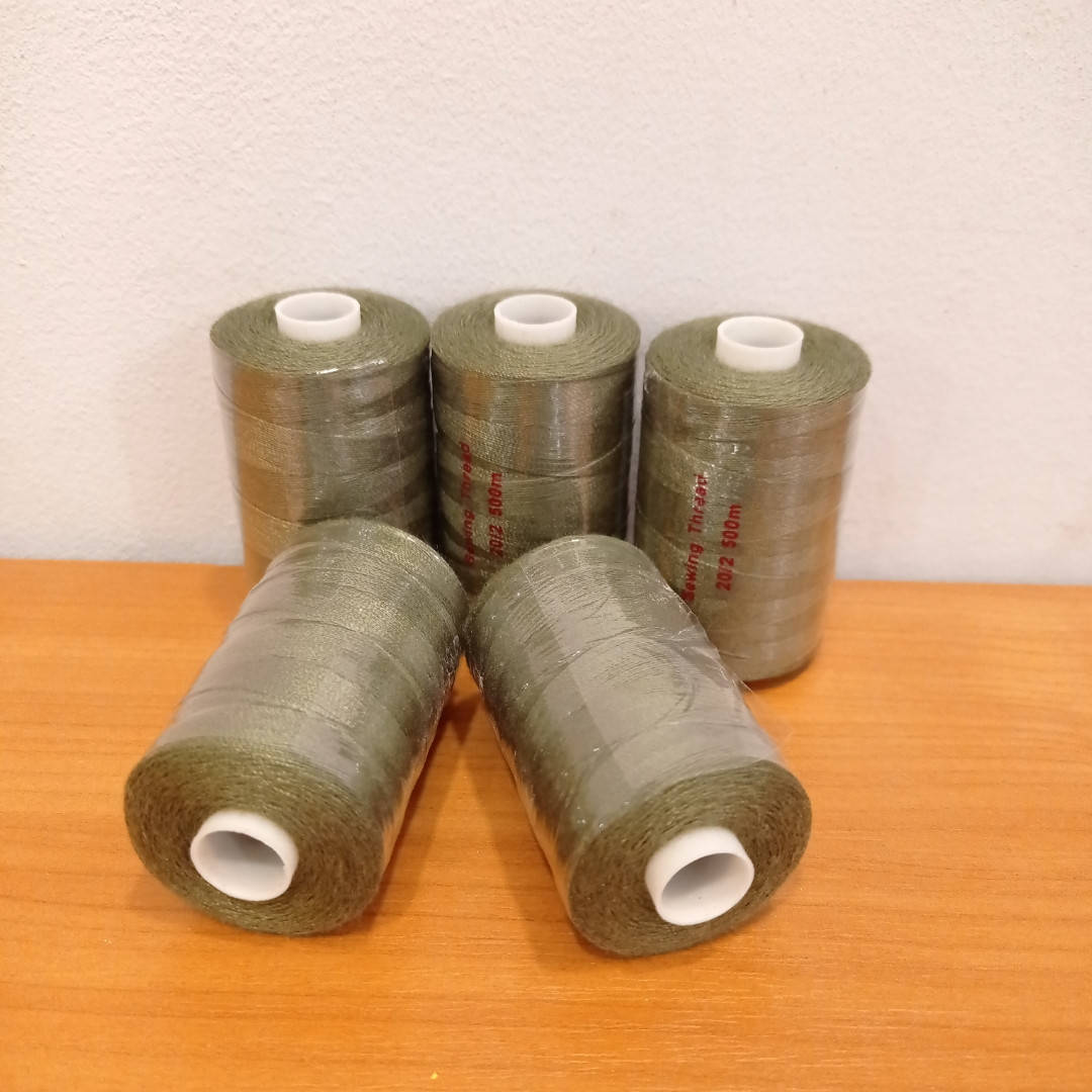 Нитки швейные LuxStyle 20/2-500м (100% полиэстeр) №_417, Разные цвета 
Нитки швейные LuxStyle 20/2-500м (100% полиэстeр) №_417, Разные цвета