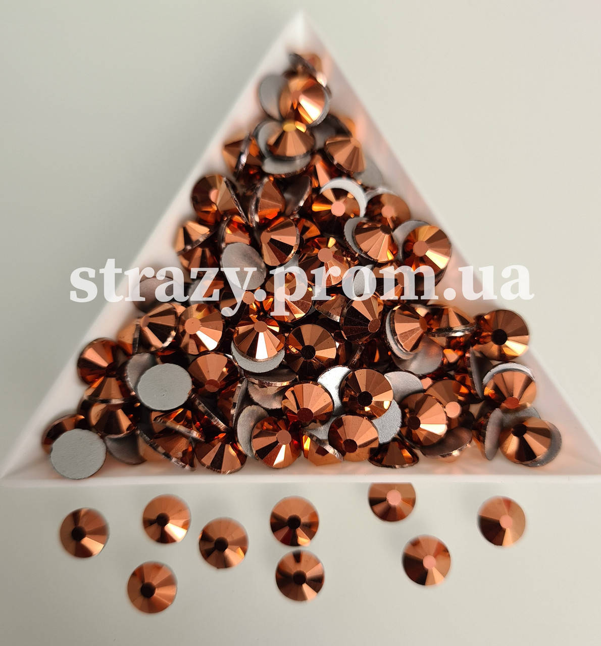 Стразы ss16 Rose Gold 100шт, (4,0мм) "Crystal Premium"
Стразы ss16 Rose Gold 100шт, (4,0мм) "Crystal Premium"