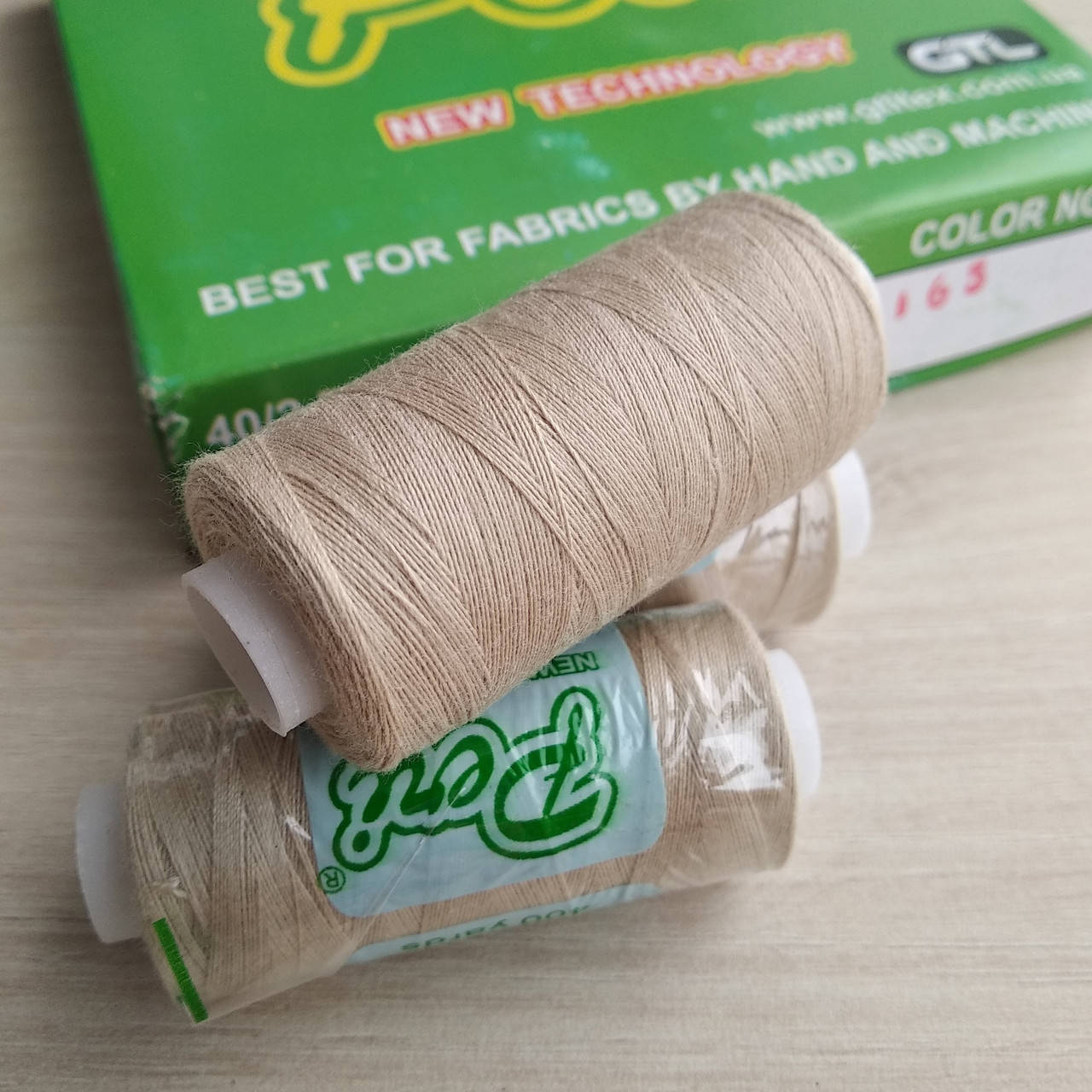 Нитки Peri №40 котушка 400 ярд, бежева (165), Фиолетовый
Нитки Peri №40 котушка 400 ярд, бежева (165), Фиолетовый