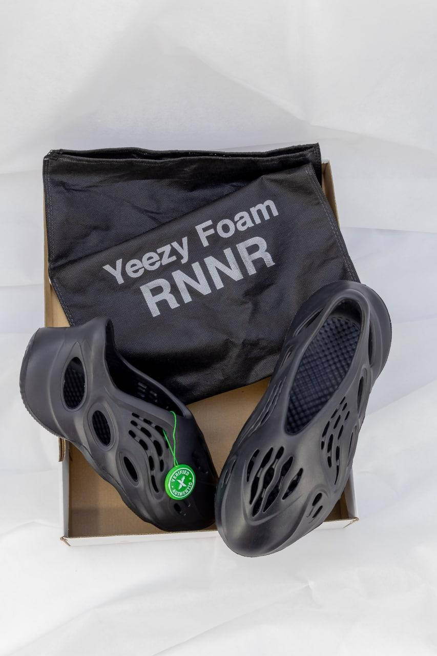 Мужские летние кроссовки Adidas Yeezy Foam Runner Black (чёрные) крутые спортивные кроссы J3450 тренд 45, Черный
Мужские летние кроссовки Adidas Yeezy Foam Runner Black (чёрные) крутые спортивные кроссы J3450 тренд 45, Черный