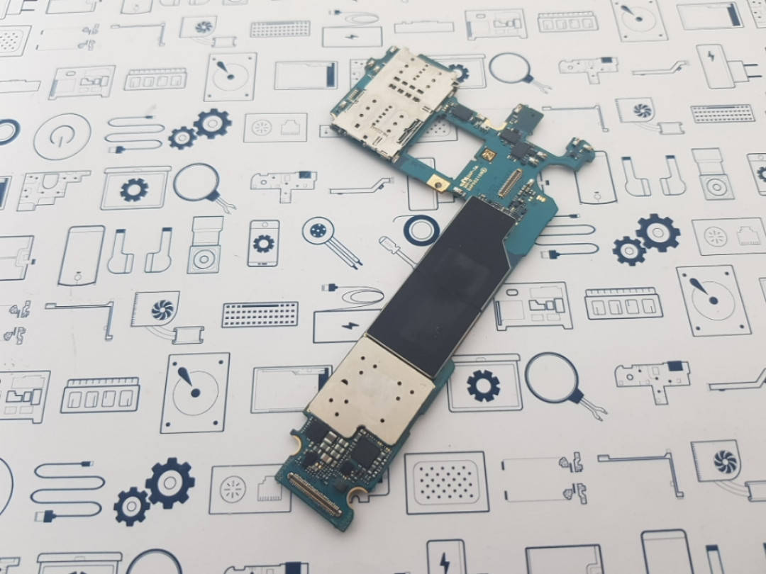 Материнская плата Samsung S7 G930V 4/32GB оригинал с разборки (частично руссифицированна)
Материнская плата Samsung S7 G930V 4/32GB оригинал с разборки (частично руссифицированна)
