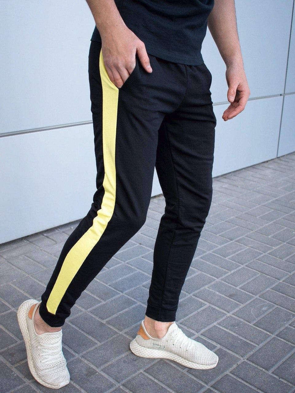Мужские спортивные штаны летние черные под манжет с лампасами S M L XL 3 расцветки черные и серые L, Черный
Мужские спортивные штаны летние черные под манжет с лампасами S M L XL 3 расцветки черные и серые L, Черный