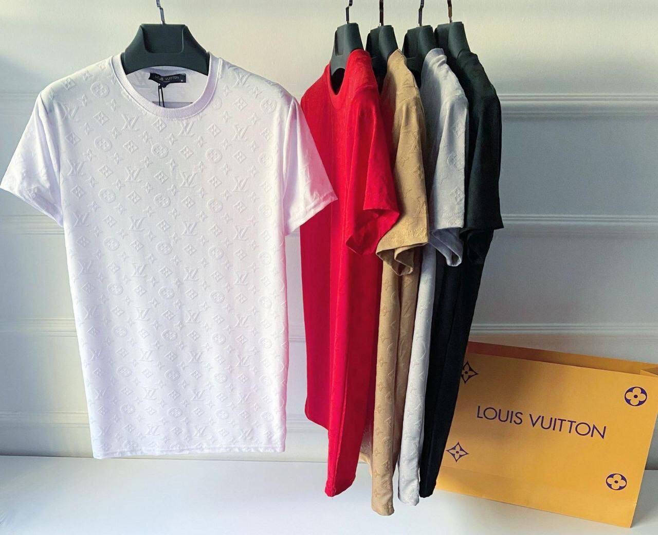 Брендовые мужские футболки Louis Vuitton , 5 цветов
Брендовые мужские футболки Louis Vuitton , 5 цветов