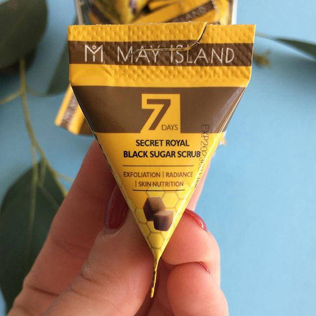 Сахарный скраб для лица с экстрактом меда May Island 7 Days Secret Royal Black Sugar Scrub 5гр
Сахарный скраб для лица с экстрактом меда May Island 7 Days Secret Royal Black Sugar Scrub 5гр
