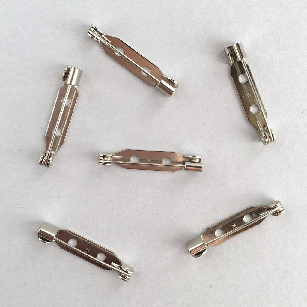 Основа для броши 25 мм (Япония). Прямой замок. Серебро. 
Основа для броши 25 мм (Япония). Прямой замок. Серебро.