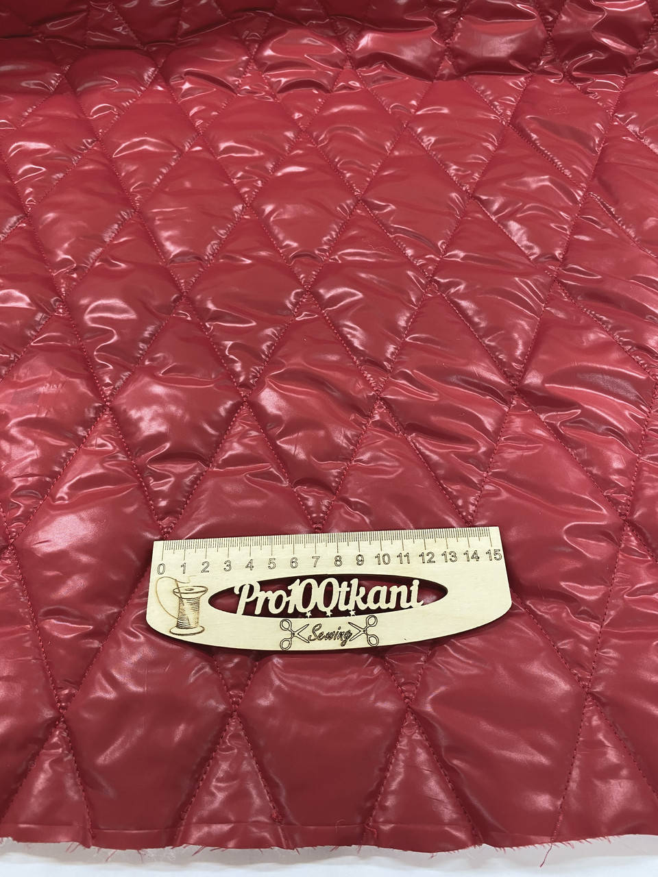 Плащевка стёганная на силиконе красная, Красный
Плащевка стёганная на силиконе красная, Красный