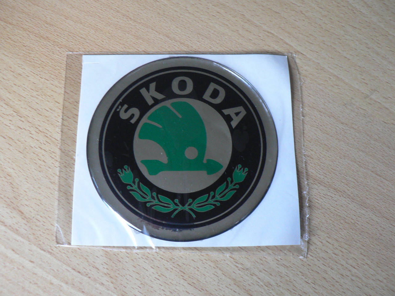 Наклейка s круглая Skoda 90х90х1.4мм силиконовая эмблема зеленая на авто Шкода, Зелёный
Наклейка s круглая Skoda 90х90х1.4мм силиконовая эмблема зеленая на авто Шкода, Зелёный