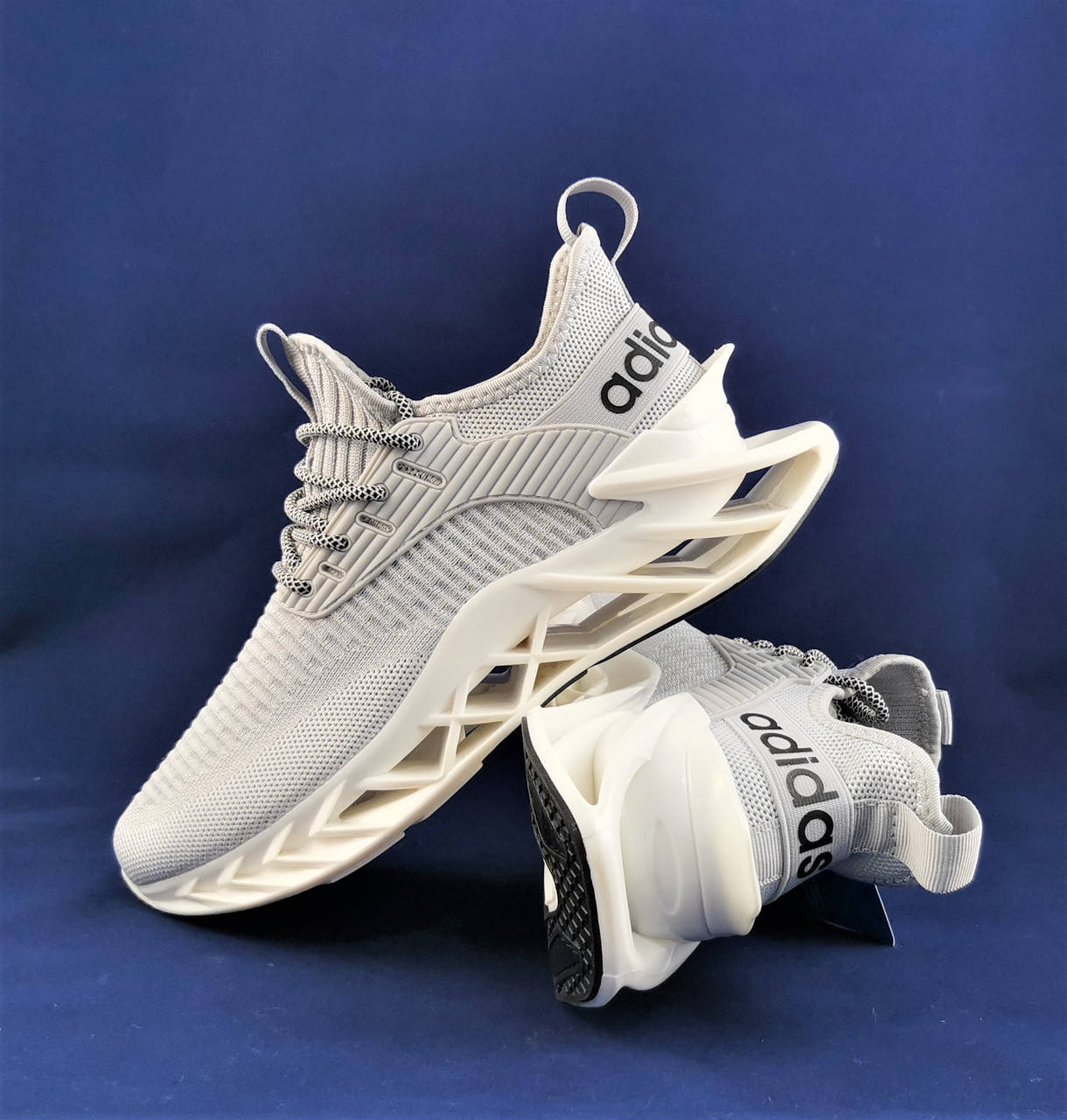 Кроссовки Мужские Adidas Springblade Серые с Амортизацией Адидас (размеры: 42,43,44,45,46) Видео Обзор, Серый
Кроссовки Мужские Adidas Springblade Серые с Амортизацией Адидас (размеры: 42,43,44,45,46) Видео Обзор, Серый