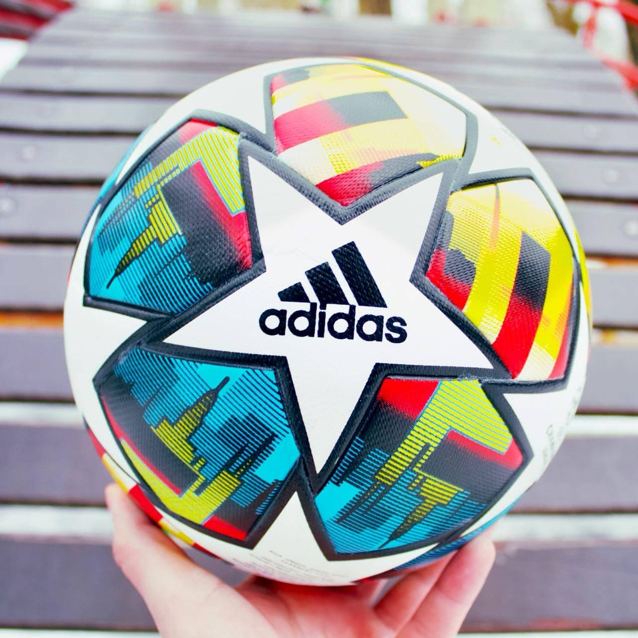 Футбольный мяч Adidas UEFA Champions League Final 2022 Official Match Ball Адидас лига чемпионов бесшовный мяч
Футбольный мяч Adidas UEFA Champions League Final 2022 Official Match Ball Адидас лига чемпионов бесшовный мяч
