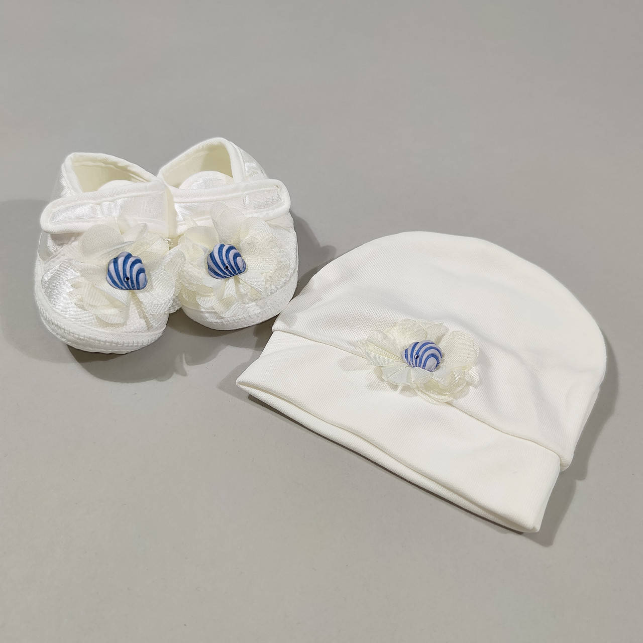 Набор пинетки и шапочка для новорожденных 0-3 мес
Набор пинетки и шапочка для новорожденных 0-3 мес