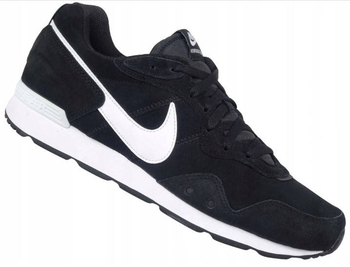Кроссовки мужские Nike Venture Runner Suede для бега и на каждый день (CQ4557-001) 45.5
Кроссовки мужские Nike Venture Runner Suede для бега и на каждый день (CQ4557-001) 45.5