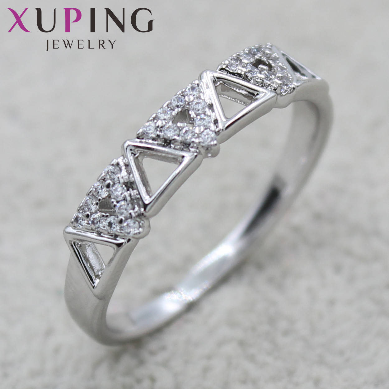 Колечко серебристого цвета треугольнички Xuping Jewelry с фианитами медицинский сплав
Колечко серебристого цвета треугольнички Xuping Jewelry с фианитами медицинский сплав