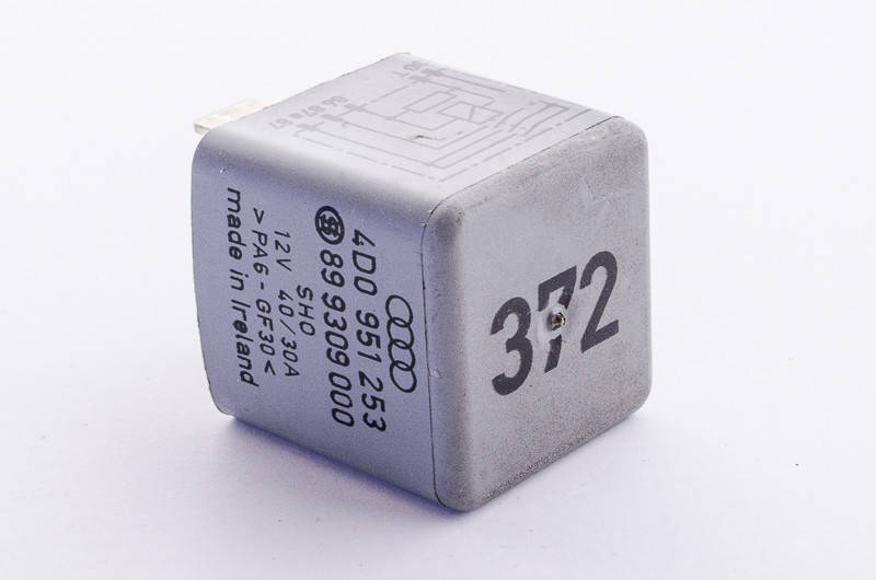 Реле (372) 4D0951253 для Volkswagen Golf IV (1997-2003)
Реле (372) 4D0951253 для Volkswagen Golf IV (1997-2003)