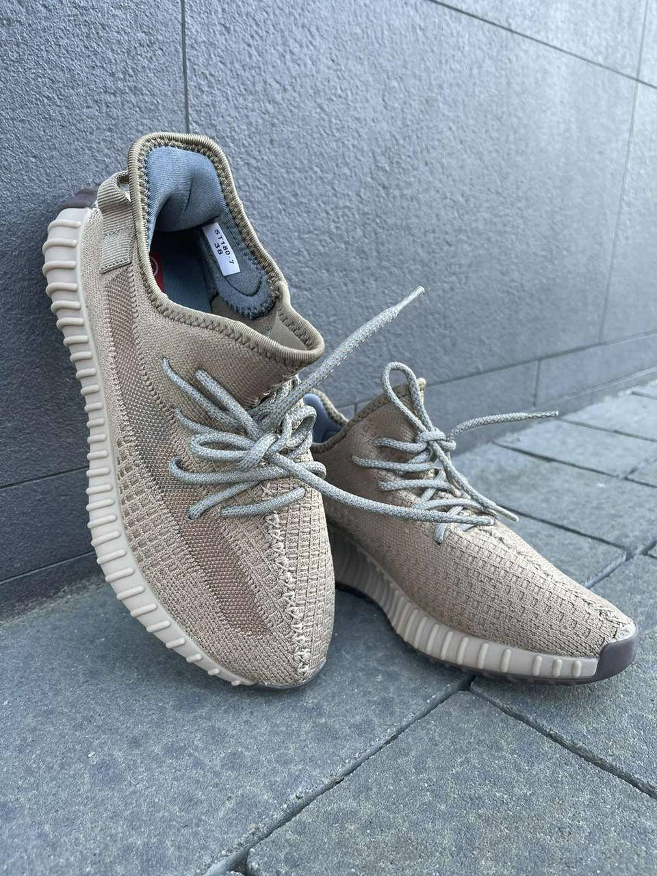Женские кроссовки на лето изи буст, цвет карамель. Yeezy Boost 350. Кроссовки сетка весна, лето, осень. 41, Коричневый
Женские кроссовки на лето изи буст, цвет карамель. Yeezy Boost 350. Кроссовки сетка весна, лето, осень. 41, Коричневый