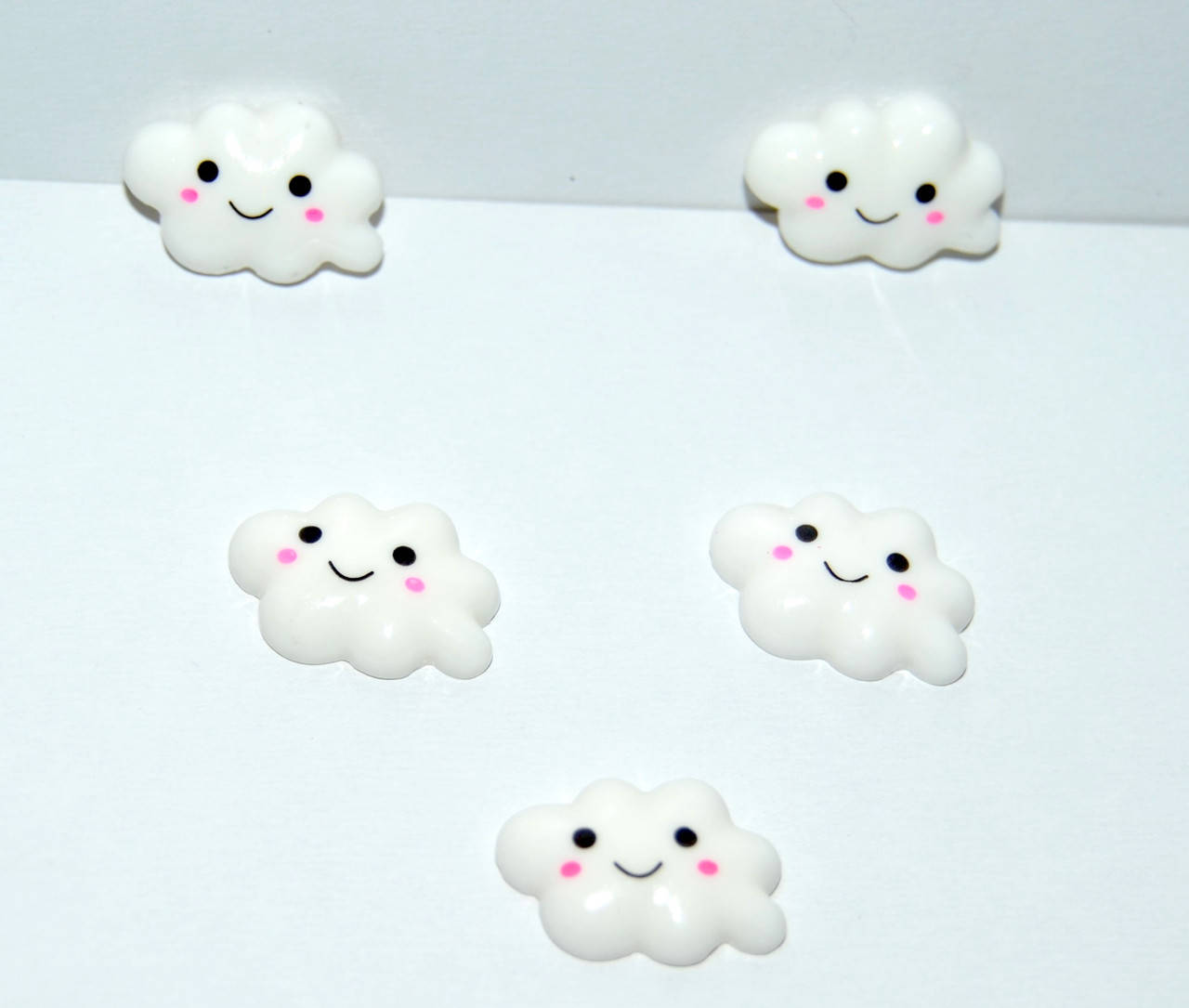 Серединка Хмаринка, 14*21мм, колір- білий
Серединка Хмаринка, 14*21мм, колір- білий