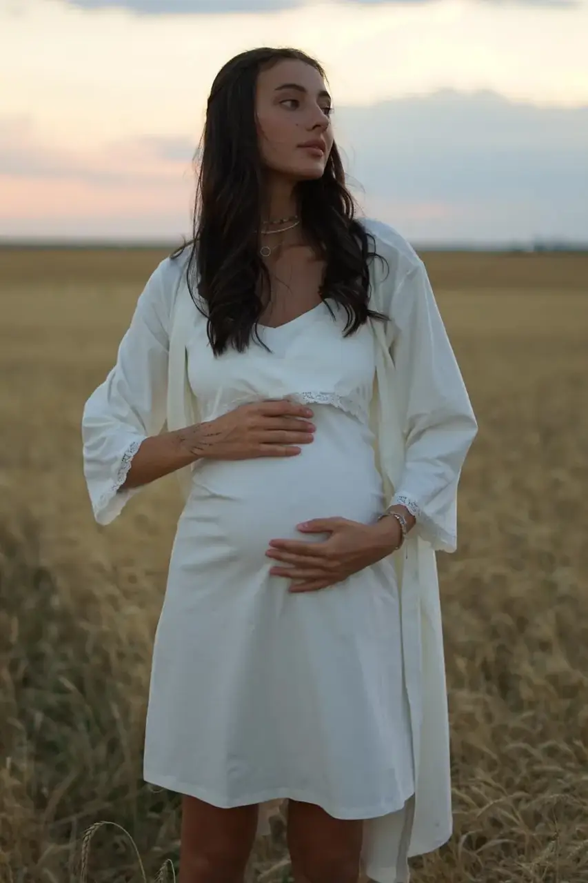 Легкий и удобный молочный комплект TM "To Be" (сорочка+халат) для беременных и кормящих мам 46
Легкий и удобный молочный комплект TM "To Be" (сорочка+халат) для беременных и кормящих мам 46