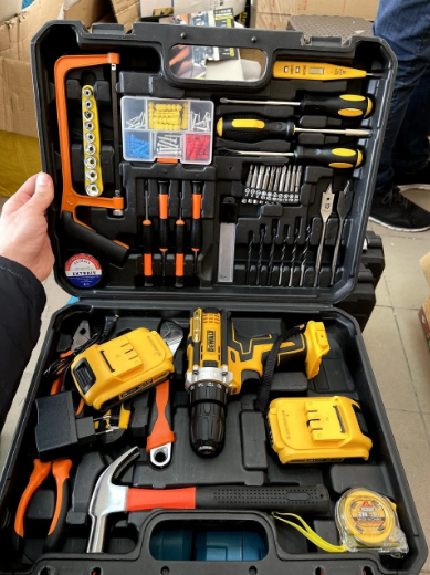 Шуруповерт DeWALT DCD771 (26V, 5AH) с набором инструментов (104 ед.) Аккумуляторная дрель Деволт
Шуруповерт DeWALT DCD771 (26V, 5AH) с набором инструментов (104 ед.) Аккумуляторная дрель Деволт