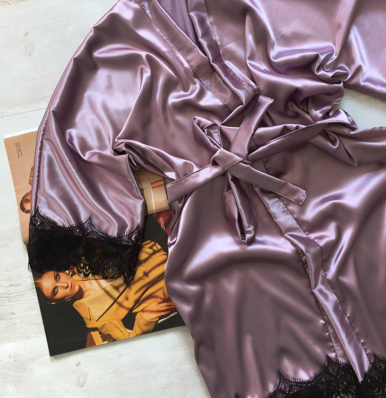 Халат женский атласный с кружевом темная пудра, Кофе с молоком 
Халат женский атласный с кружевом темная пудра, Кофе с молоком