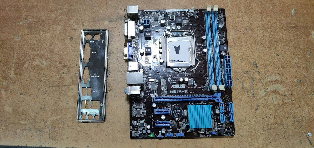 Мат. плата ASUS H61M-K LGA1155 H61 PCI-E Dsub+DVI GbLAN SATA MicroATX 2DDR3 № 221301
Мат. плата ASUS H61M-K LGA1155 H61 PCI-E Dsub+DVI GbLAN SATA MicroATX 2DDR3 № 221301