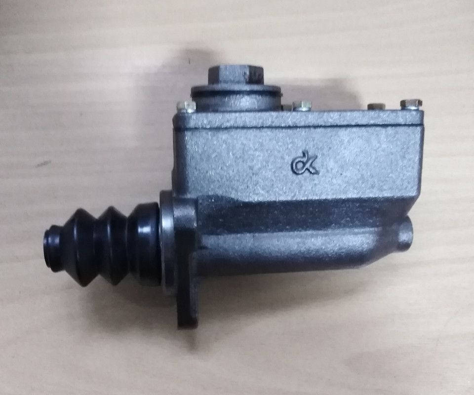 Цилиндр главный тормозной ГАЗ-53,52,51 (1-секционный)
Цилиндр главный тормозной ГАЗ-53,52,51 (1-секционный)