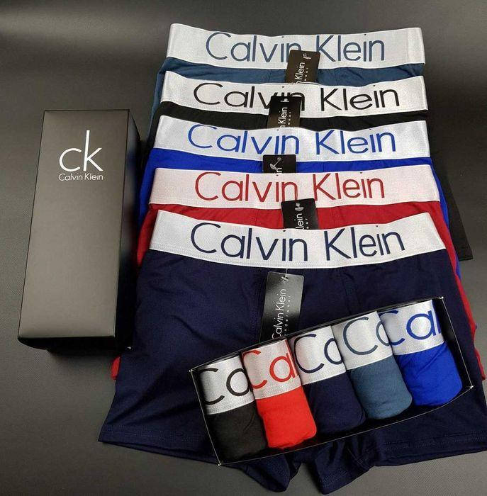 Отличный набор мужские трусы Calvin Klein, нижнее белье Кельвин Кляйн, классические боксерки 5 шт. Реплика!, Разные цвета
Отличный набор мужские трусы Calvin Klein, нижнее белье Кельвин Кляйн, классические боксерки 5 шт. Реплика!, Разные цвета