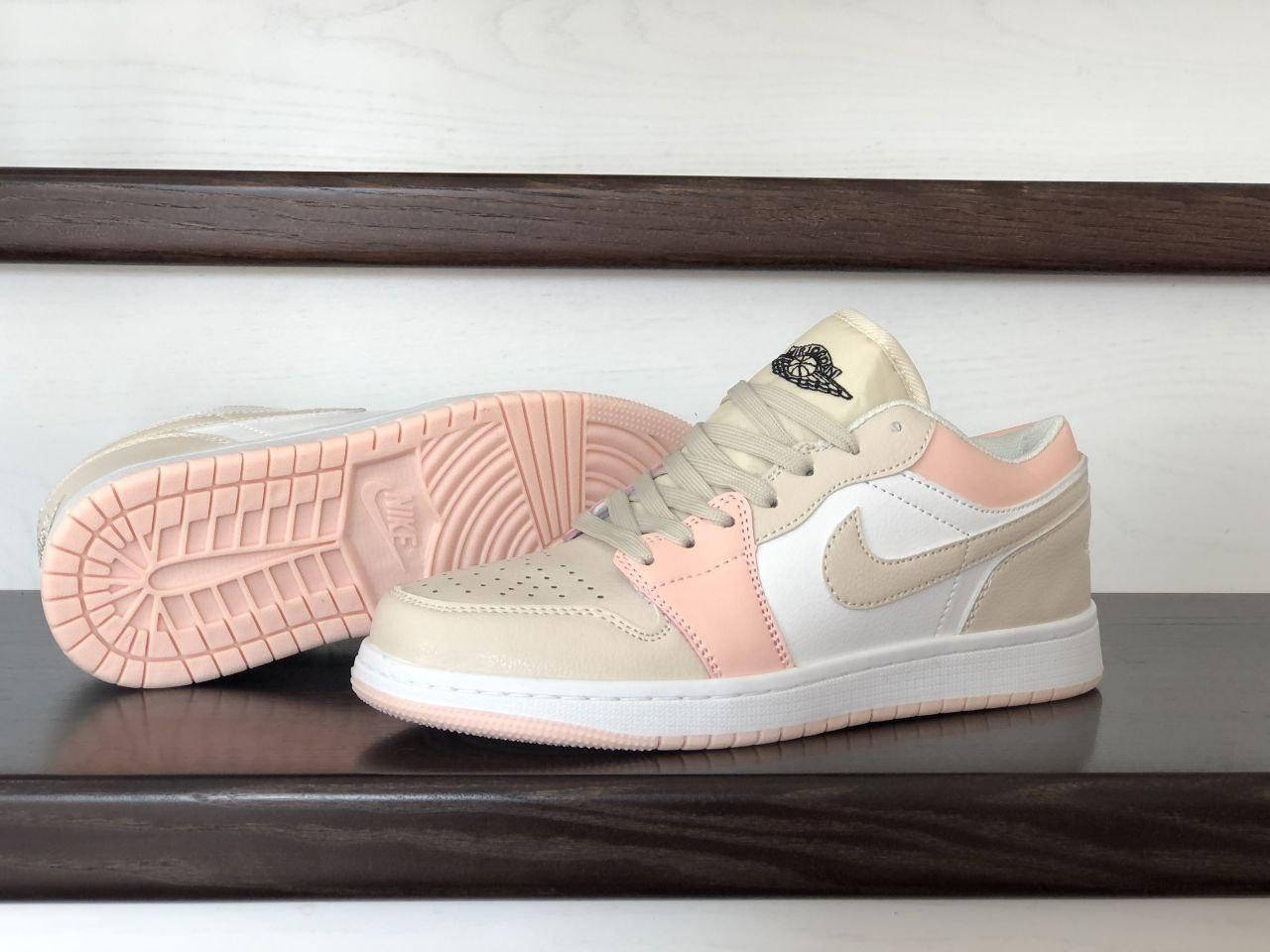 Кроссовки женские Nike Air Jordan 1 Low белые, бежевые, розовые низкие молодежные кроссы найк эир джордан кожа, Разные цвета
Кроссовки женские Nike Air Jordan 1 Low белые, бежевые, розовые низкие молодежные кроссы найк эир джордан кожа, Разные цвета