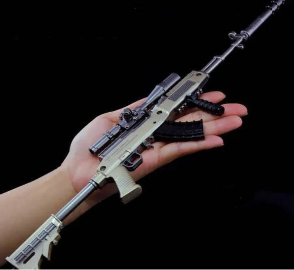 Брелок снайперская винтовка из игры PUBG SKS (Металл) 
Брелок снайперская винтовка из игры PUBG SKS (Металл)