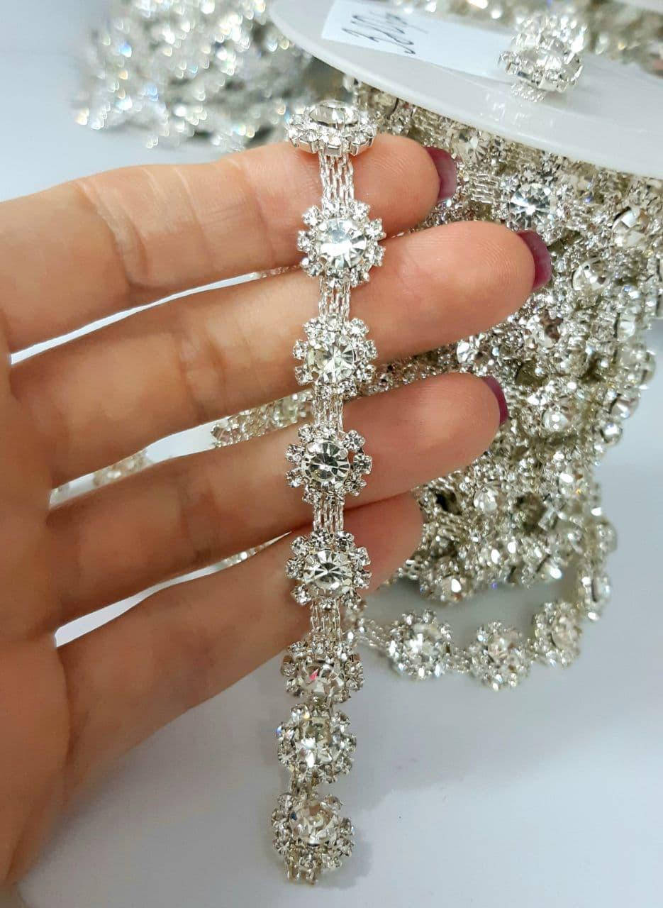 Тесьма со стразами. Стразовая лента. Пояс из страз
Тесьма со стразами. Стразовая лента. Пояс из страз