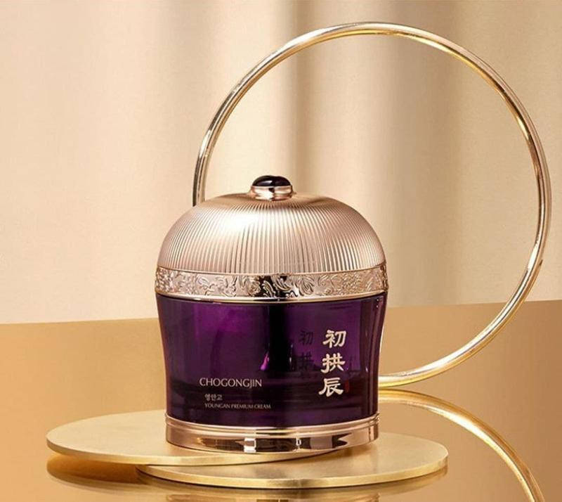 Омолаживающий крем для лица Missha Chogongjin Youngan Premium Cream 60 ml
Омолаживающий крем для лица Missha Chogongjin Youngan Premium Cream 60 ml