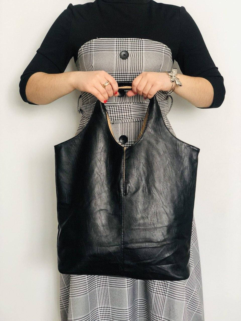 Сумка шоппер 2 в 1 с клатчем двухсторонняя ( черная/бежевая)
Сумка шоппер 2 в 1 с клатчем двухсторонняя ( черная/бежевая)