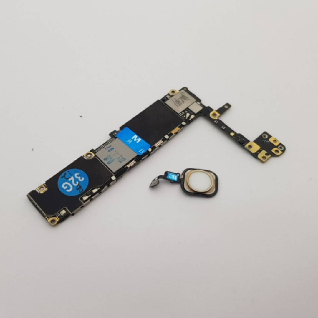 С дефектом. Материнская плата Apple iPhone 6s 32Gb Never Lock с Touch ID Gold с разборки (100% рабочая)
С дефектом. Материнская плата Apple iPhone 6s 32Gb Never Lock с Touch ID Gold с разборки (100% рабочая)