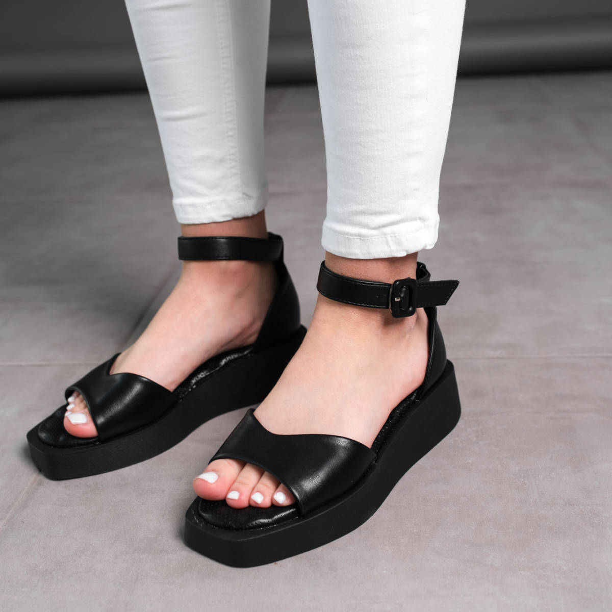 Женские босоножки Fashion Charlie 3657 35 размер 23 см Черный
Женские босоножки Fashion Charlie 3657 35 размер 23 см Черный