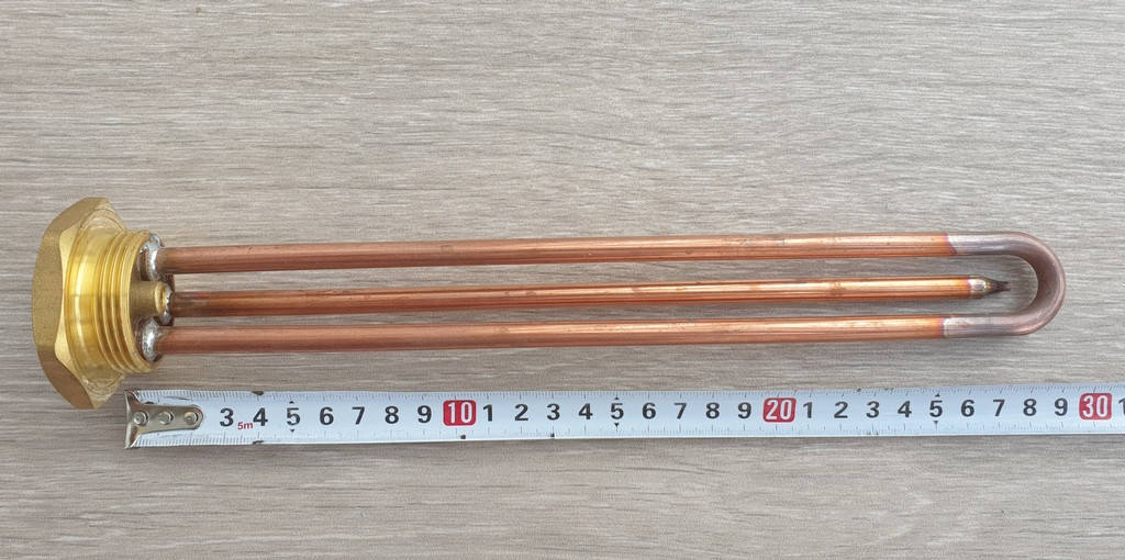 Тэн прямой медный 1500W / 220V / на резьбе 1 1/4" (Ø42мм) с местом под анод М6 / Lдлина=295мм (OASIS)
Тэн прямой медный 1500W / 220V / на резьбе 1 1/4" (Ø42мм) с местом под анод М6 / Lдлина=295мм (OASIS)