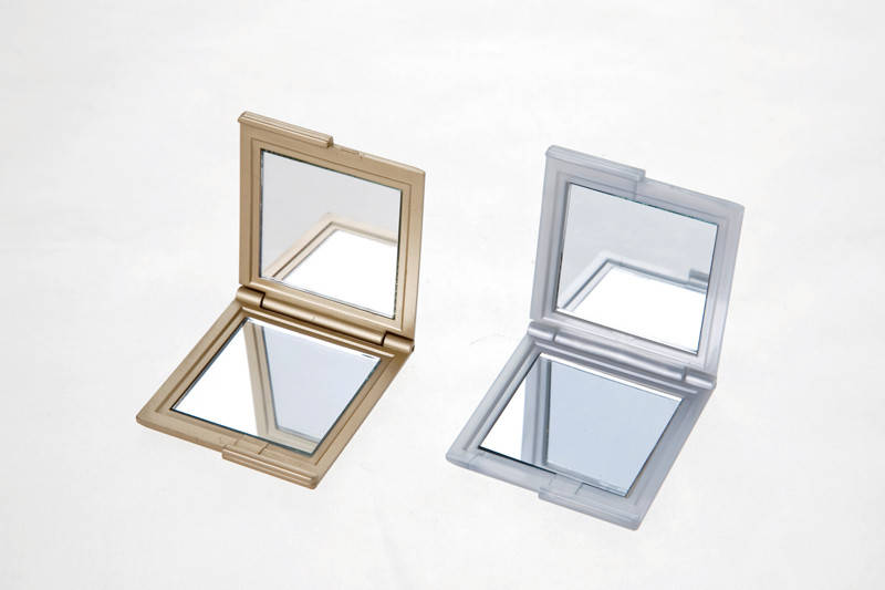 Зеркало косметическое Ruby Rose Deluxe Two-Way Mirror двухстороннее квадратное раскладное HB-332G-S, Золото
Зеркало косметическое Ruby Rose Deluxe Two-Way Mirror двухстороннее квадратное раскладное HB-332G-S, Золото
