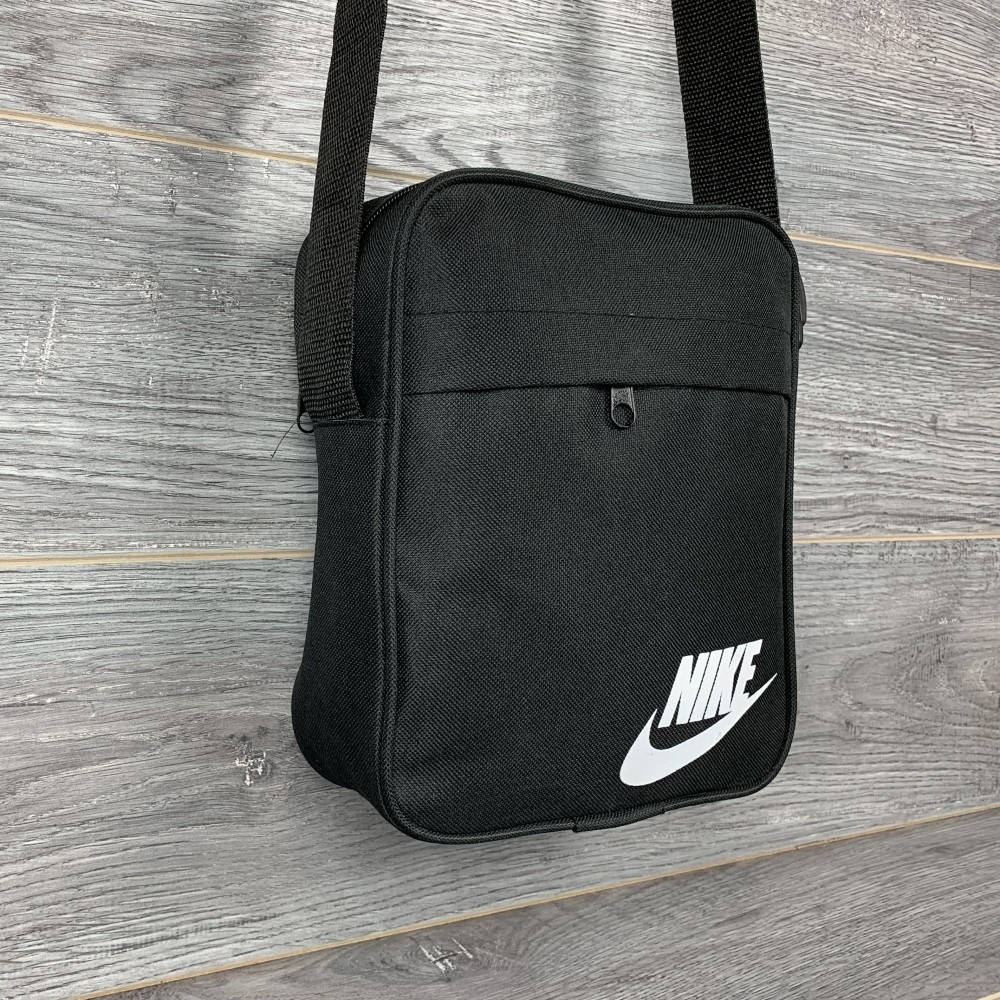 Черная мужская сумка мессенджер Nike на ремне, спортивная молодежная сумка Nike, Черный
Черная мужская сумка мессенджер Nike на ремне, спортивная молодежная сумка Nike, Черный