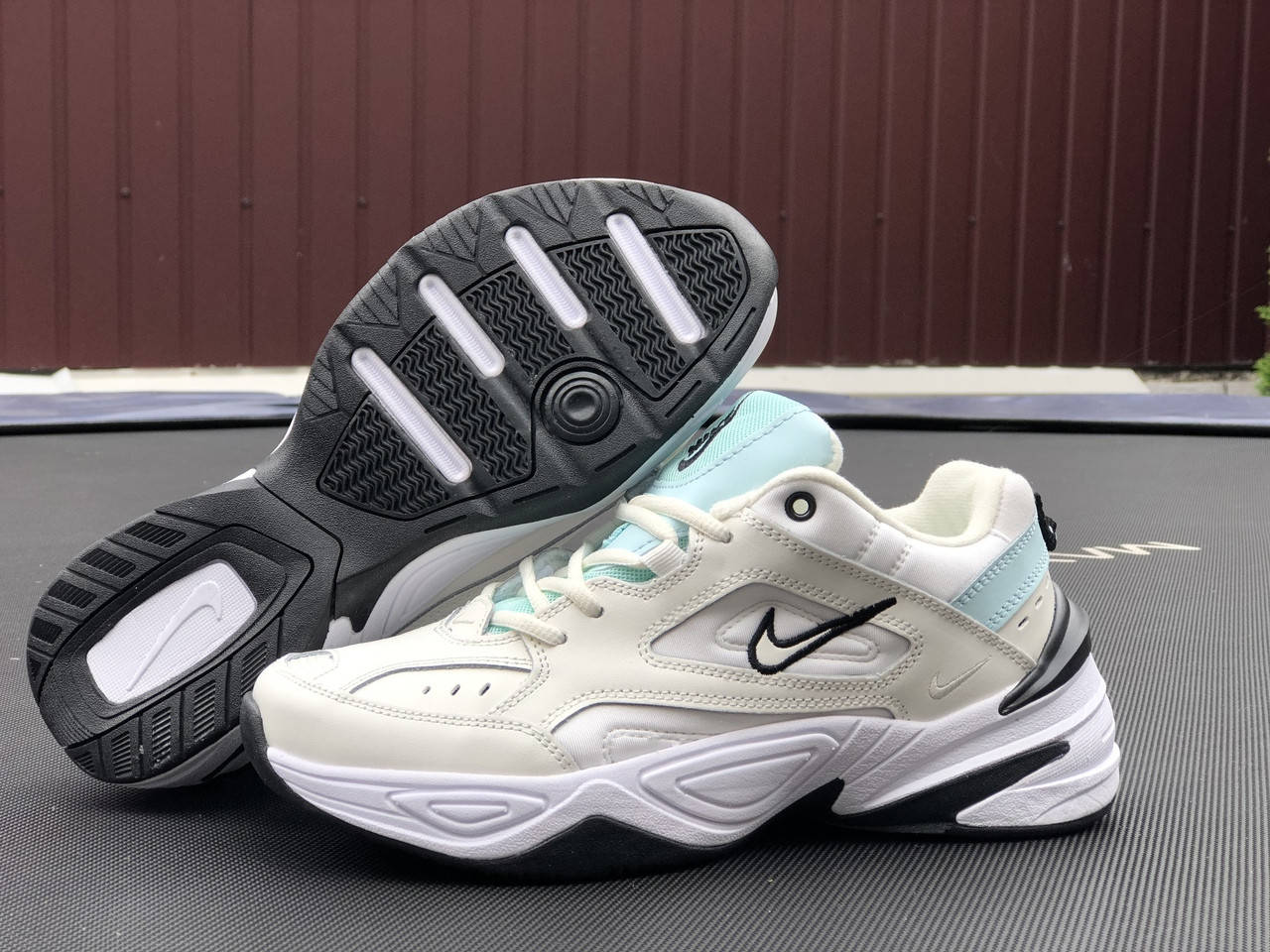 Nike M2K Tekno бежевые с мятой женские демисезонные кроссовки. Осень/весна женские пресс кожаные кроссовки. 40, Бежевый
Nike M2K Tekno бежевые с мятой женские демисезонные кроссовки. Осень/весна женские пресс кожаные кроссовки. 40, Бежевый