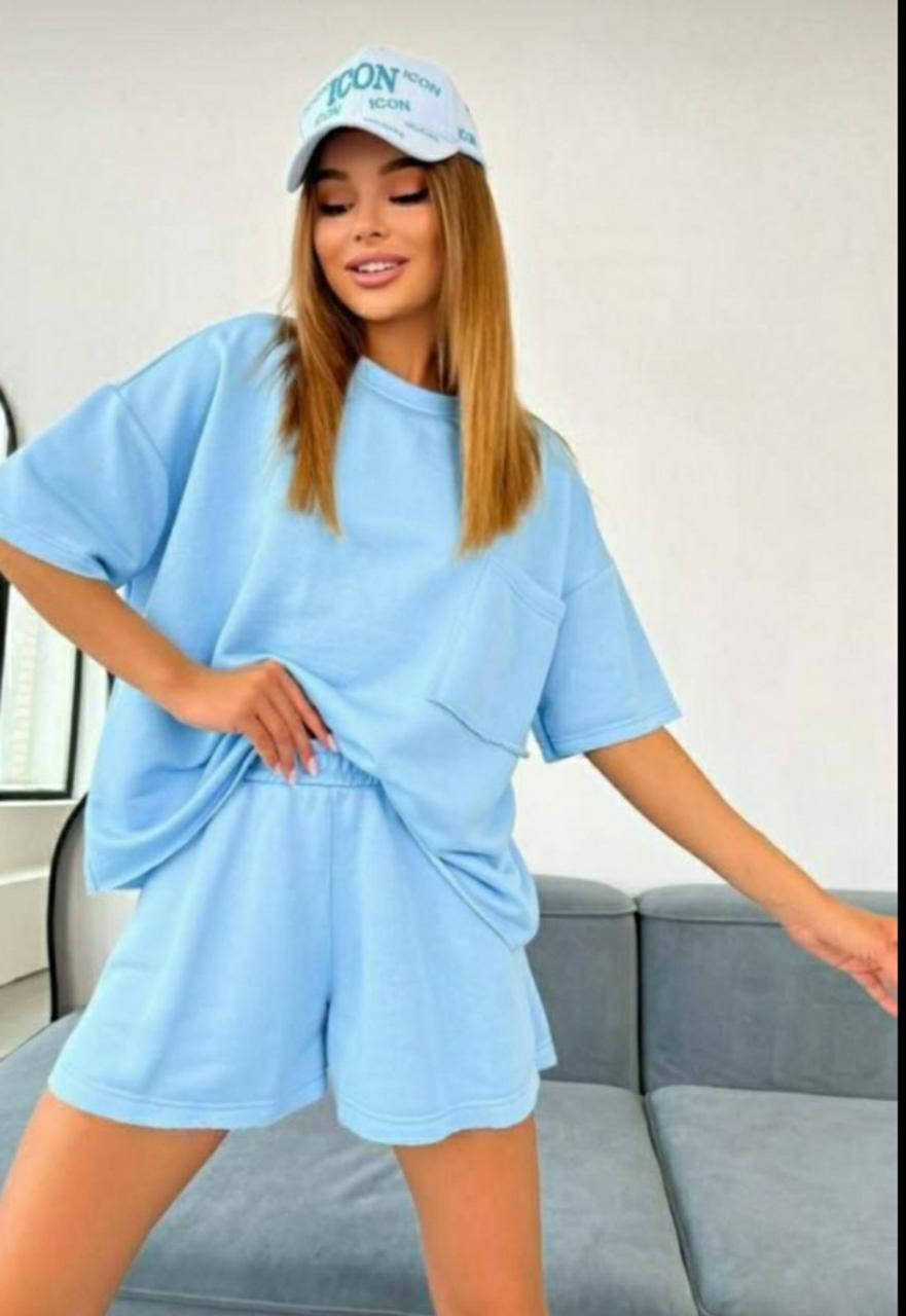 Женский модный костюм футболка и шорты 42-52 р ,доставка по Украине
Женский модный костюм футболка и шорты 42-52 р ,доставка по Украине