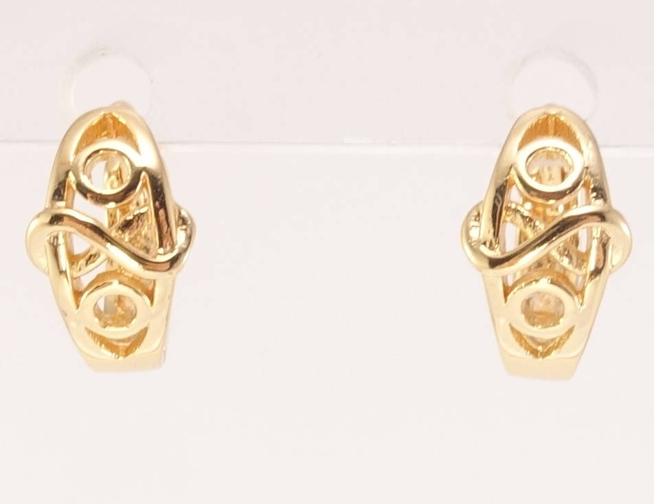 Серьги Xuping M&L желтый оттенок колечки "Декоративный орнамент" 
Серьги Xuping M&L желтый оттенок колечки "Декоративный орнамент"