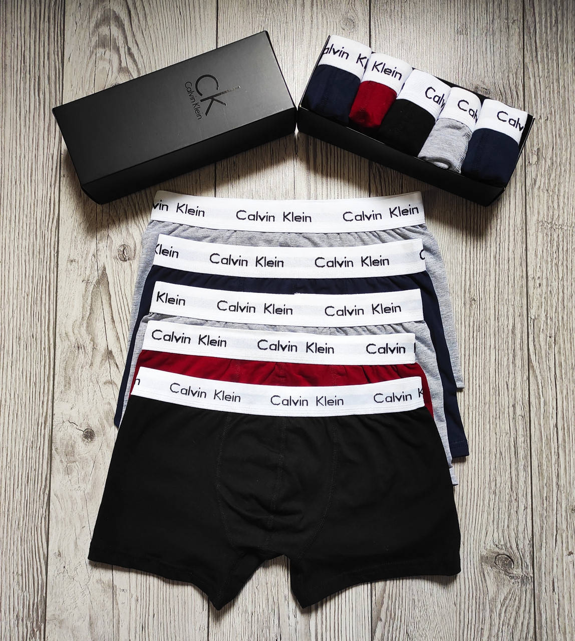 Трусы мужские боксеры набор 5 шт Calvin Klein в подарочной коробке шорты транки кельвин кляйн L
Трусы мужские боксеры набор 5 шт Calvin Klein в подарочной коробке шорты транки кельвин кляйн L