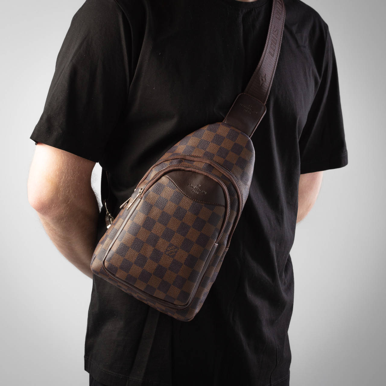 Мужская брендовая сумка через плечо louis vuitton, коричневая молодежная бананка на грудь Луи Виттон, Коричневый
Мужская брендовая сумка через плечо louis vuitton, коричневая молодежная бананка на грудь Луи Виттон, Коричневый