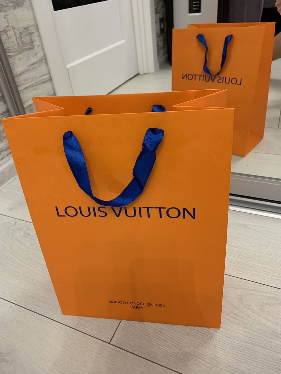 Фирменный Пакет Louis Vuitton Луи Витон упаковочный для подарка, Оранжевый
Фирменный Пакет Louis Vuitton Луи Витон упаковочный для подарка, Оранжевый