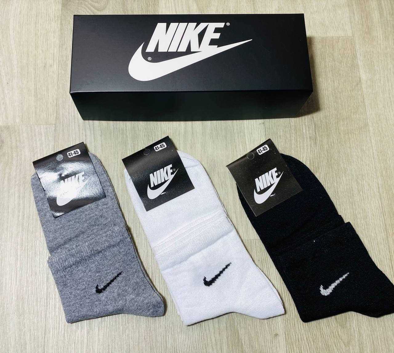 Набор мужских демисезонных средних носочков Nike Турция размер 41-45 ассорти 9 пар, Разные цвета
Набор мужских демисезонных средних носочков Nike Турция размер 41-45 ассорти 9 пар, Разные цвета