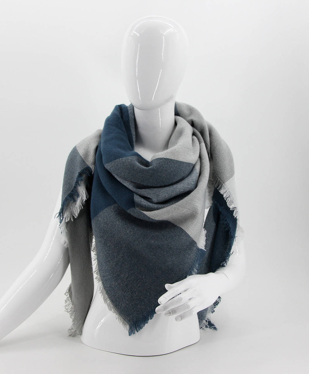 Шаль M&JJ Шотландка Голубой/Синий 140х140 см (8211)
Шаль M&JJ Шотландка Голубой/Синий 140х140 см (8211)