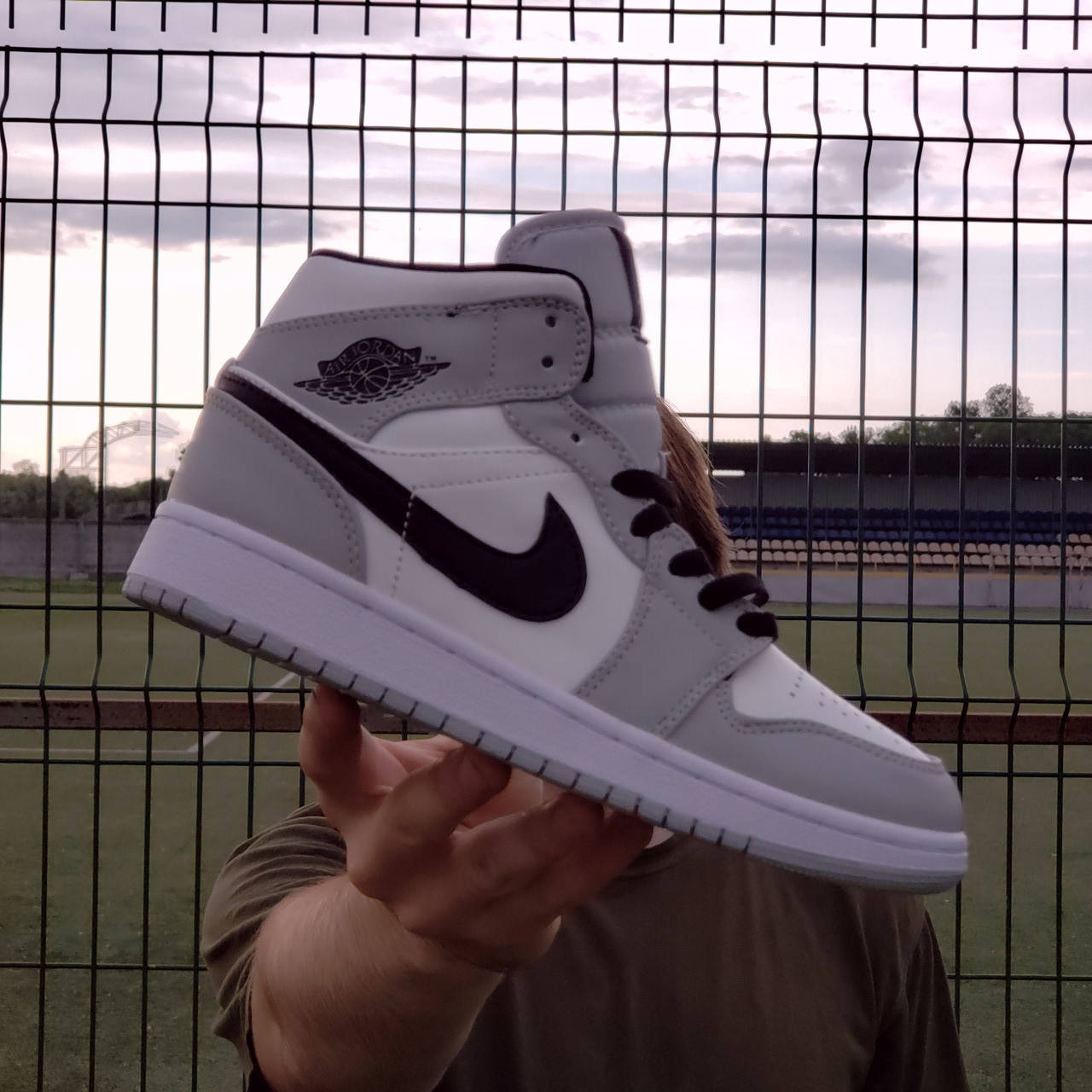 Женские кроссовки в стиле Nike Air Jordan 1 Retro High, Найк Аир Джордан (Джордани), кожа, серый, белый,, Разные цвета
Женские кроссовки в стиле Nike Air Jordan 1 Retro High, Найк Аир Джордан (Джордани), кожа, серый, белый,, Разные цвета