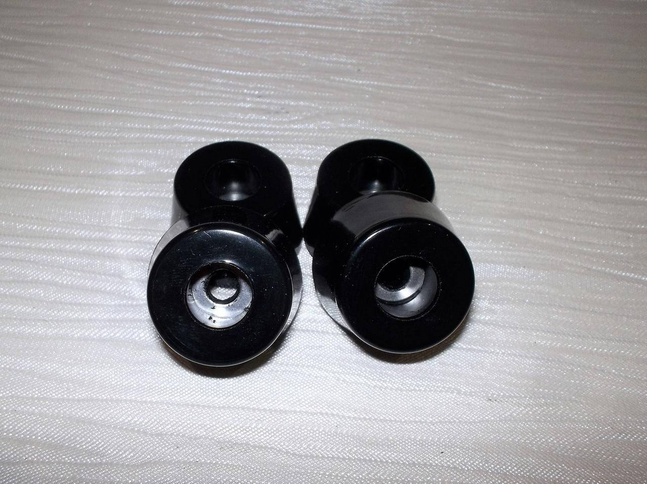 Ножка резиновая с шайбой 32х18 
Ножка резиновая с шайбой 32х18