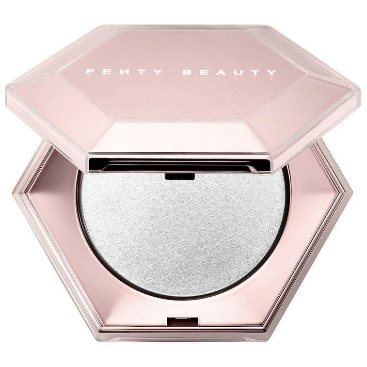 Хайлайтер с алмазной пудрой Fenty Beauty By Rihanna Diamond Bomb All-Over Veil How Many Carats! 8 г
Хайлайтер с алмазной пудрой Fenty Beauty By Rihanna Diamond Bomb All-Over Veil How Many Carats! 8 г
