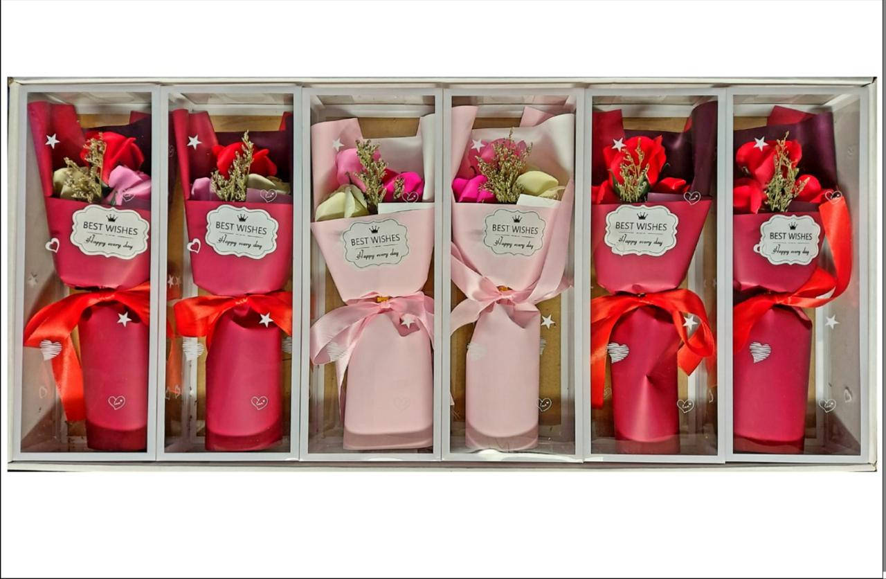 Букет роз из мыла с тремя бутонами в подарочной упаковке best wishes (3 бутона) 
Букет роз из мыла с тремя бутонами в подарочной упаковке best wishes (3 бутона)